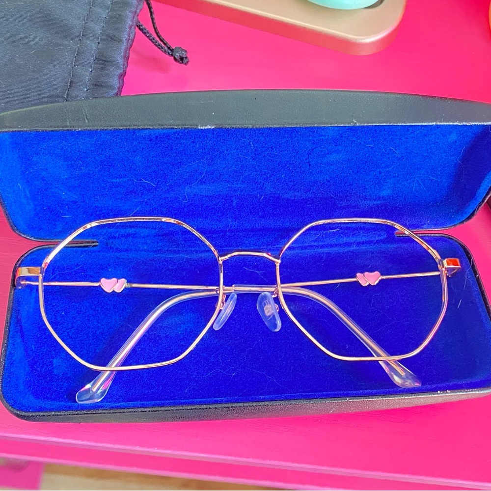 Hexagon glasses w/ no lens and side hearts Rose Gold
